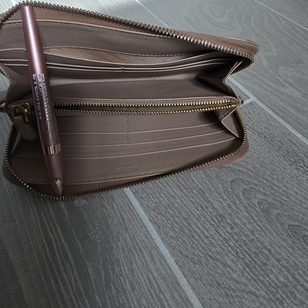 Prada saffiano zip around wallet - Picture 8 of 15